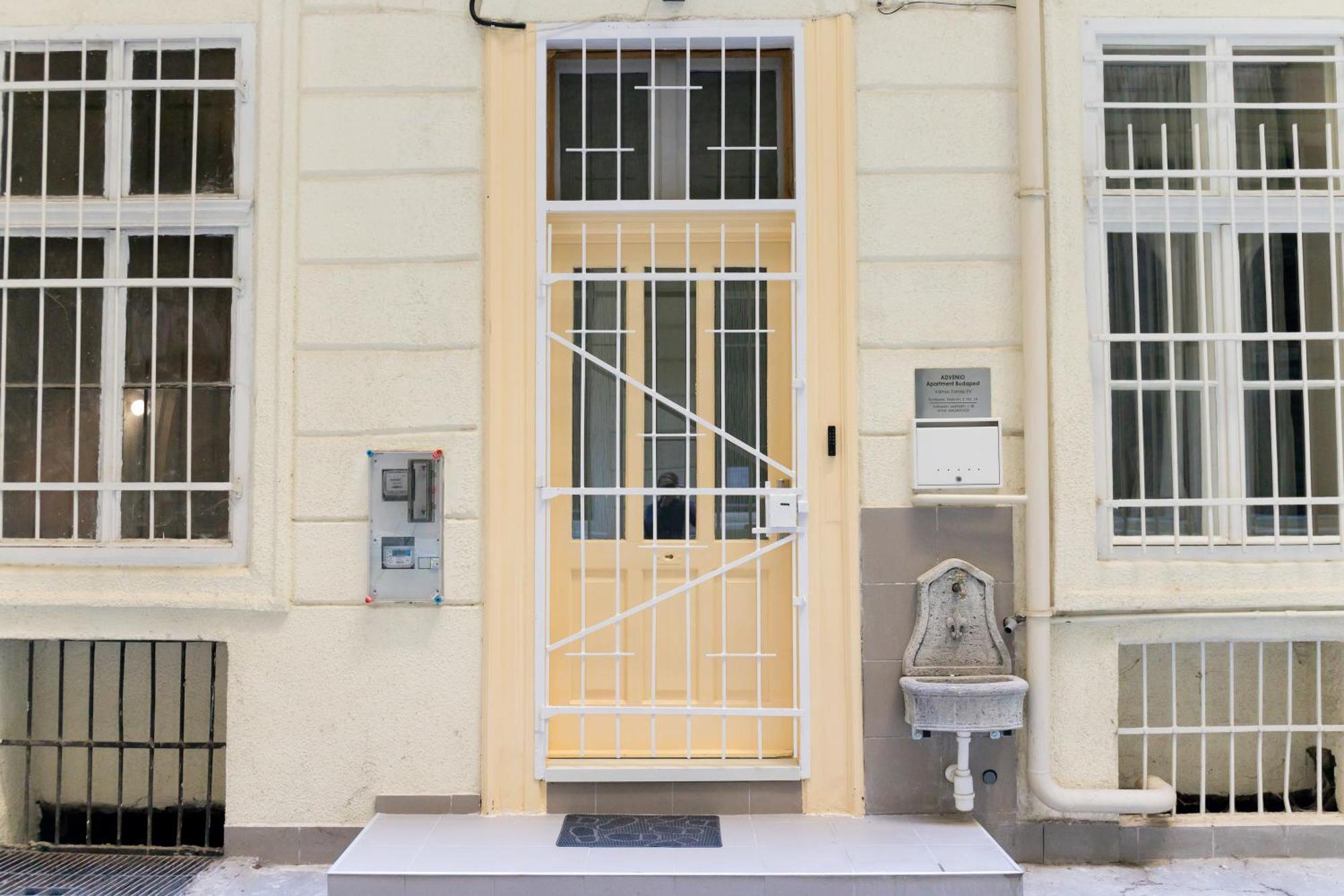Empirium Apartman Boedapest Buitenkant foto